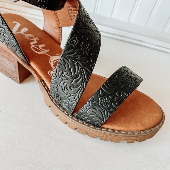 NIB Very G Stephanie Black Tooled Vegan Leather Strappy Heeled Sandals - Picture 2 of 5